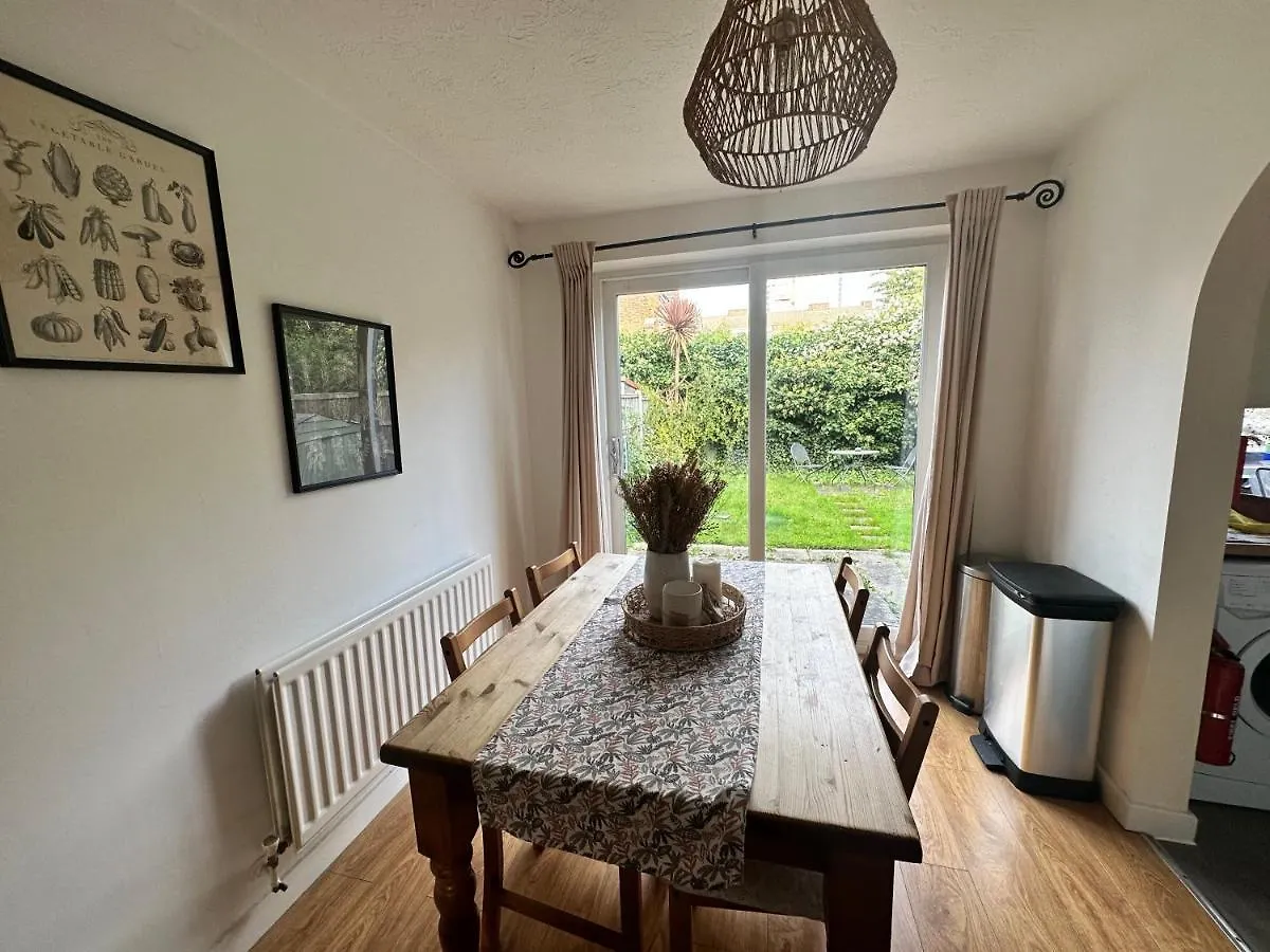 Holiday home 3 Bedroom House 2 Stops From London Bridge