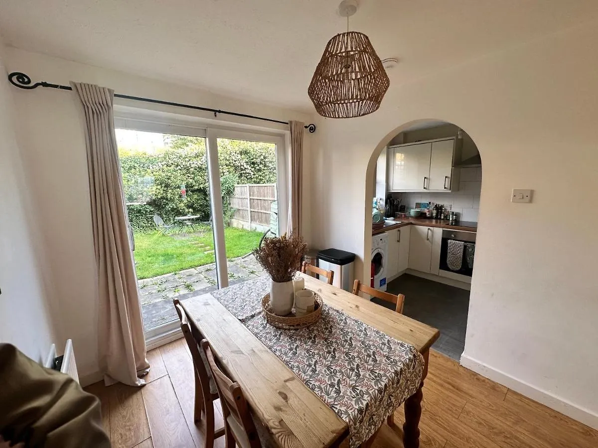 Holiday home 3 Bedroom House 2 Stops From London Bridge United Kingdom