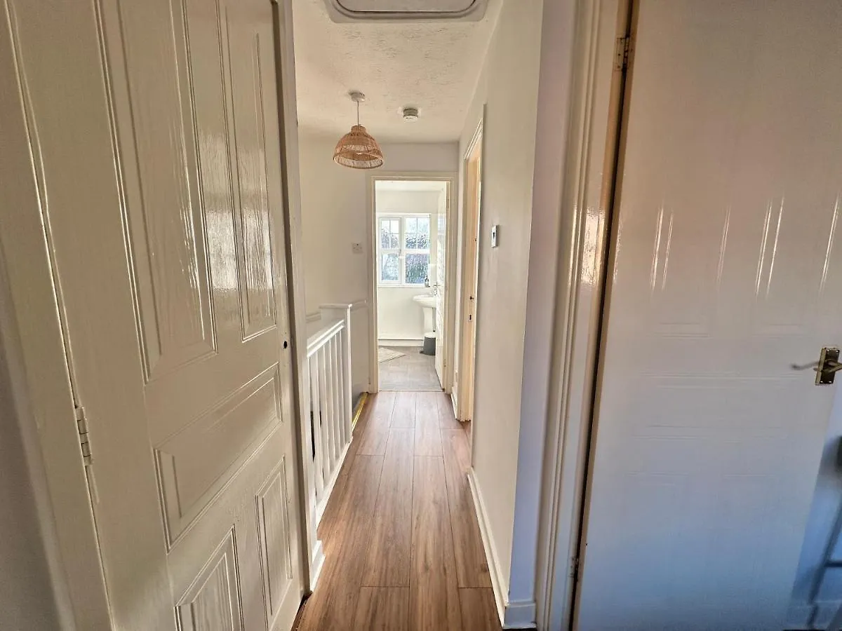 Holiday home 3 Bedroom House 2 Stops From London Bridge