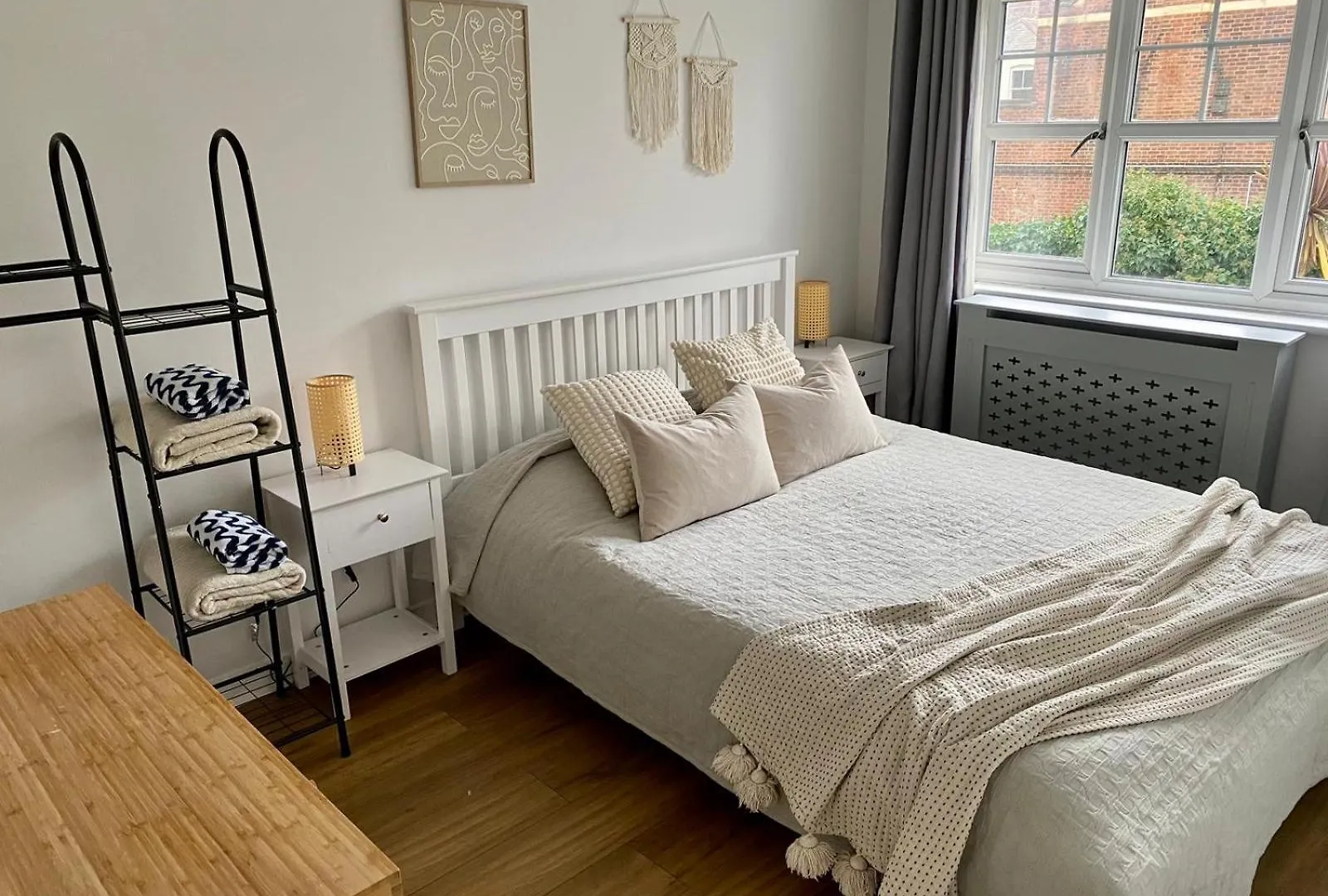 3 Bedroom House 2 Stops From London Bridge contacts
